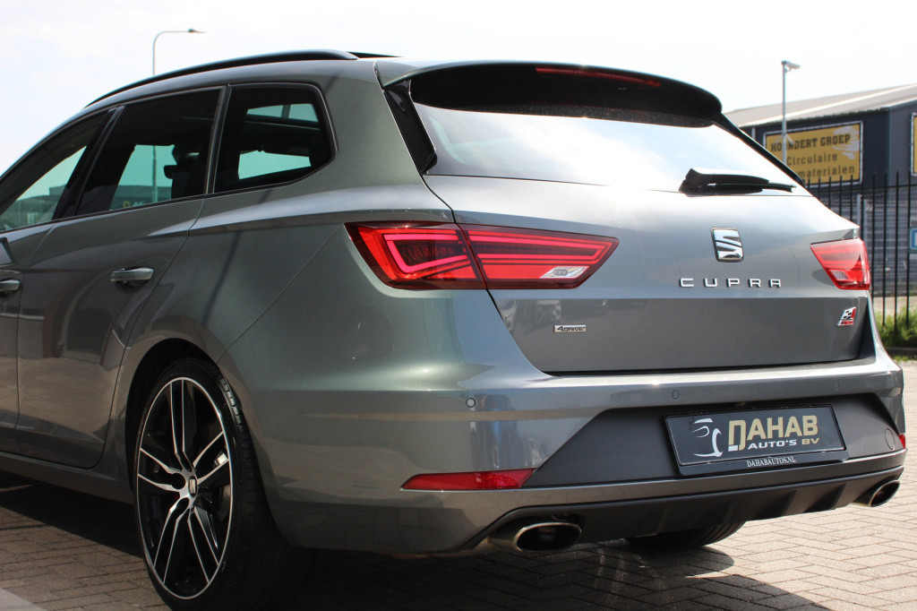 Seat Leon Sportstourer st 2.0 tsi cupra 300 4drive | pano. | camera | 301pk
