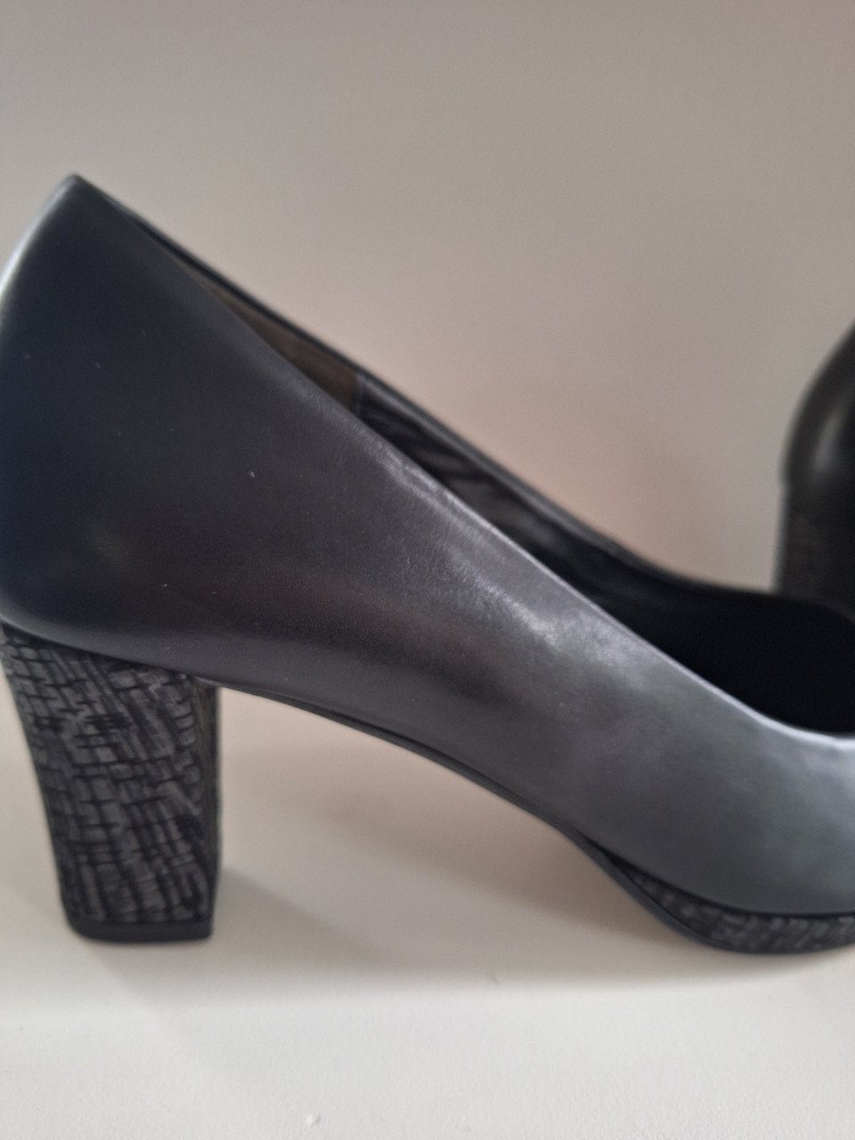Mooie zwarte pump, mt 39
