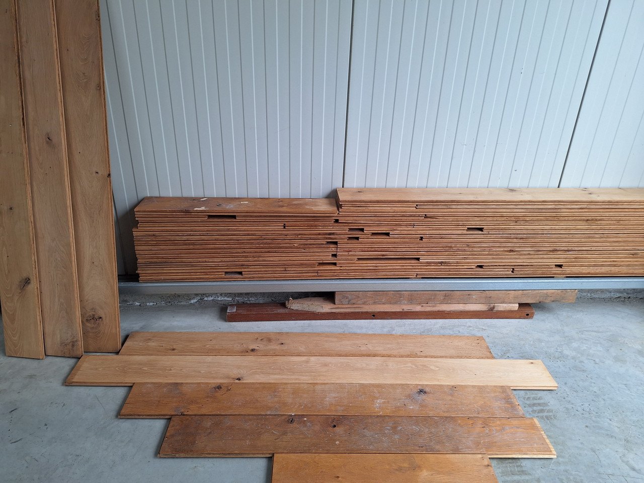 Eiken vloerplanken – restantpartij (ca. 9–10 m²)