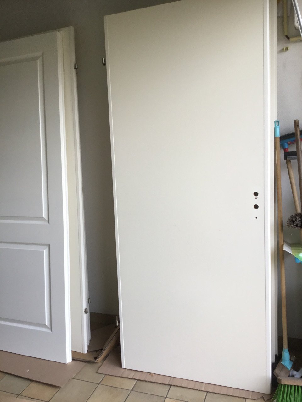Binnendeur / opdek/ inclusief Deurklinken/. /scharnieren.     11 stuks.
