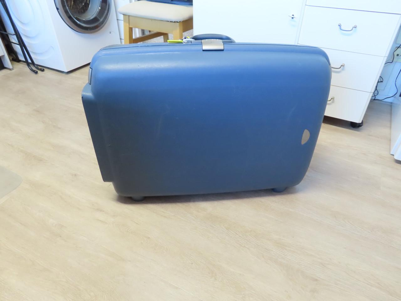Grote Samsonite koffer €.70,00 Code: 1910 Flite comfort Kleur: Blauw Diep: