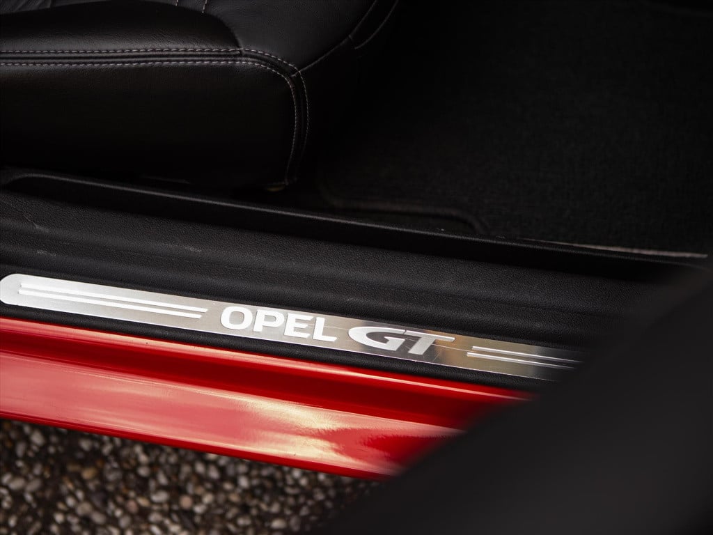 Opel GT 2.0 turbo premium pakket i 310 pk