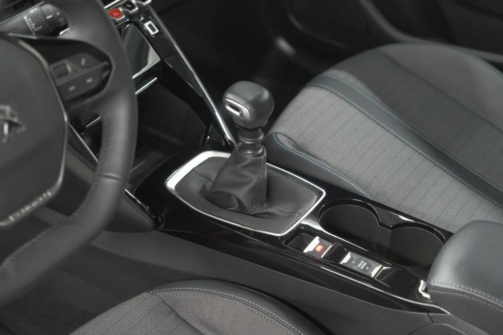 Peugeot 208 puretech 100 allure pack | camera | stoelverwarming | apple car