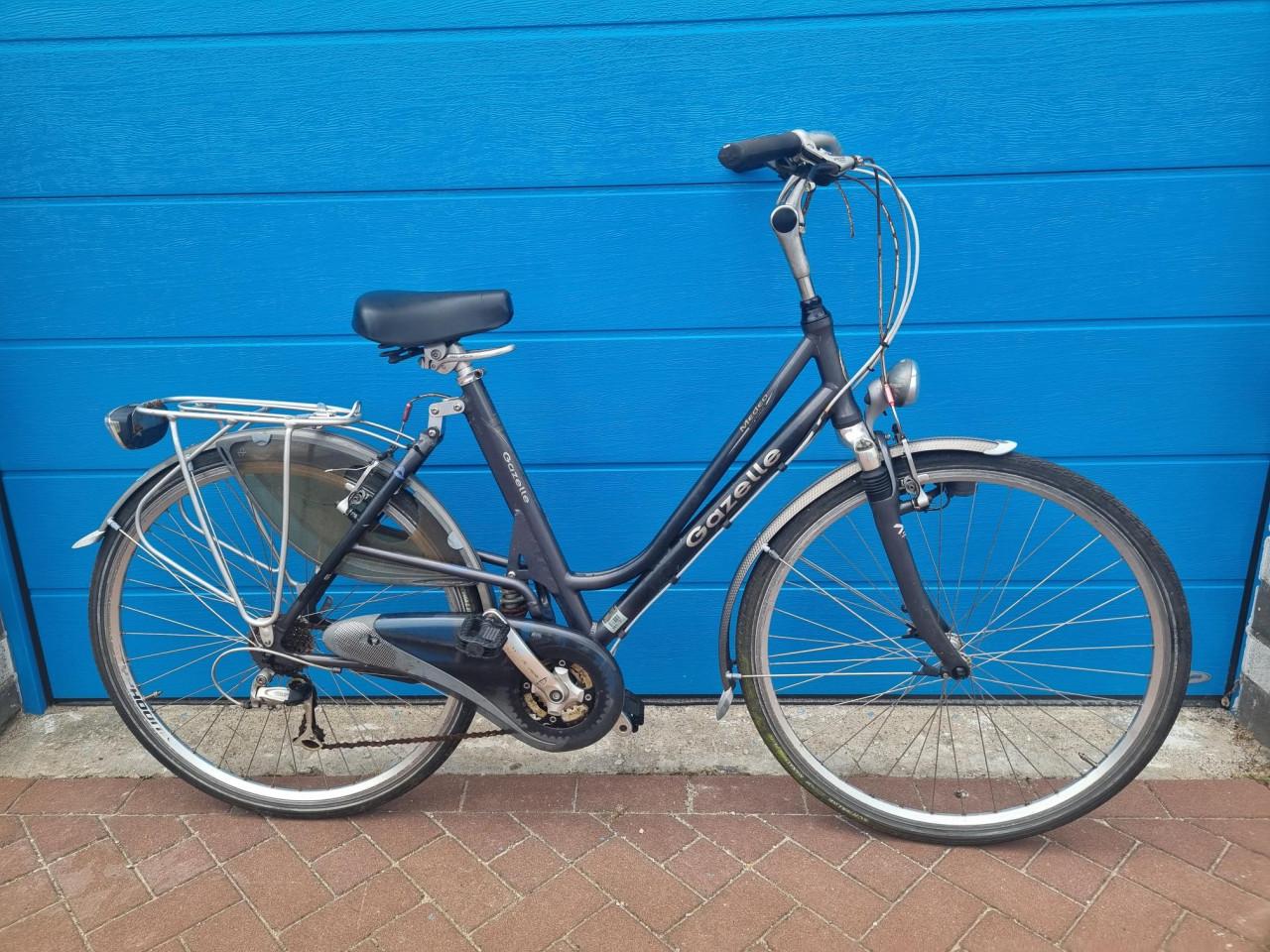 Lage Damesfiets GAZELLE Dubbel geveerd..!! = GERESERVEERD.!