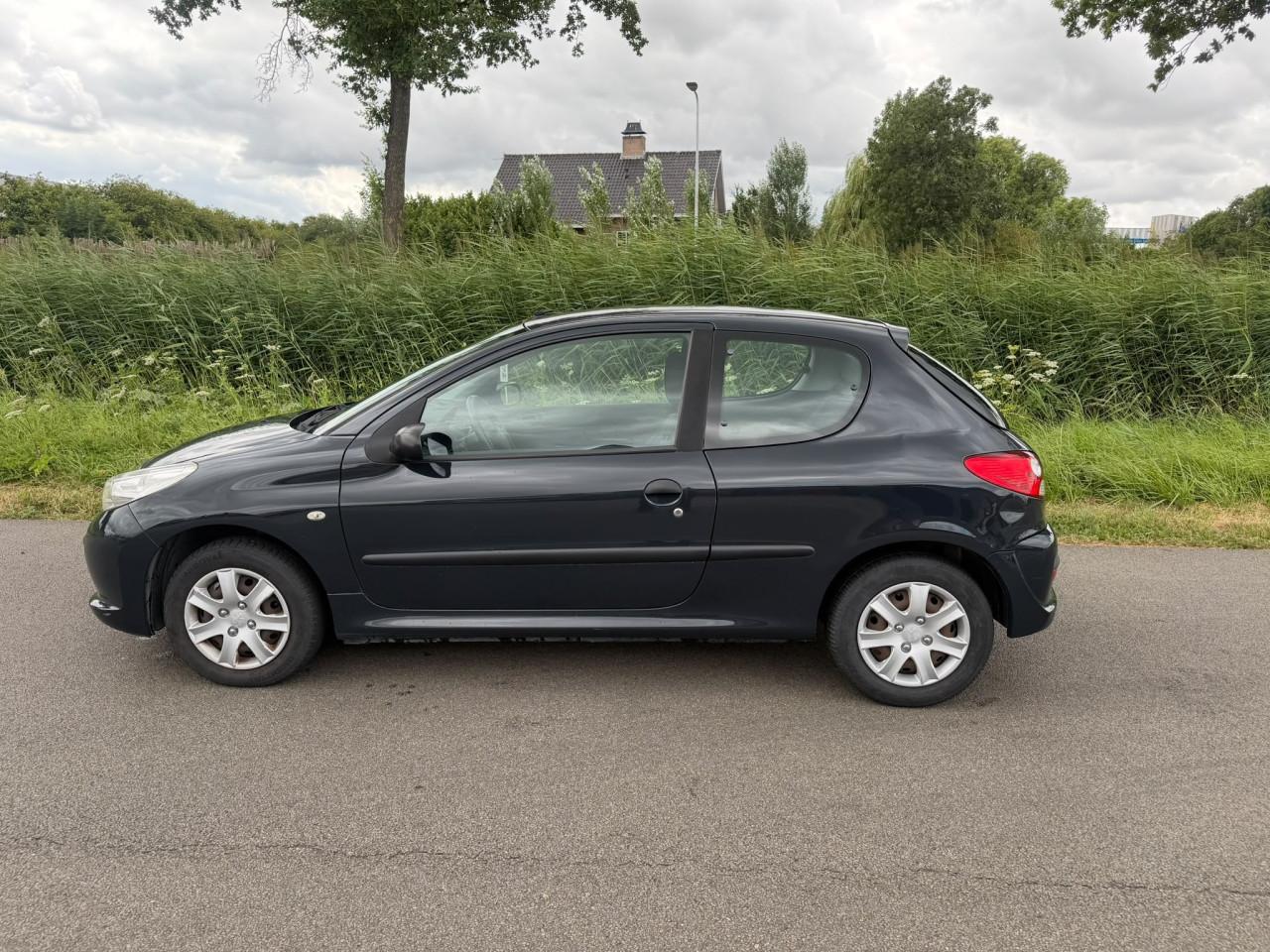 Peugeot 206+  bj 2009  1850 euro