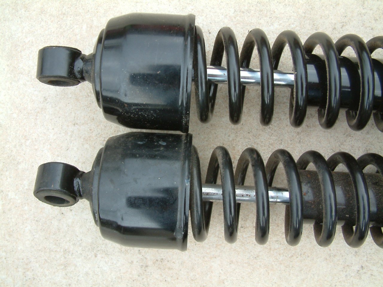 Schokbrekers  koni en andere  34 en 36 cm h o h
