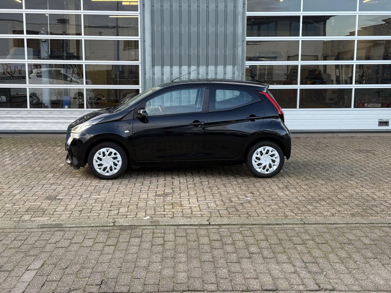 Toyota Aygo - 1.0 VVT-i x-play |Camera|Airco|12 Maanden Bovag Garantie