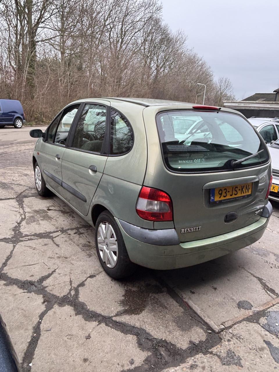 Renault met een voljaar apk!