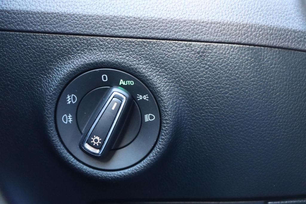 Skoda Superb combi 1.4 tsi iv sportline business 218pk dsg6 | memory | trek