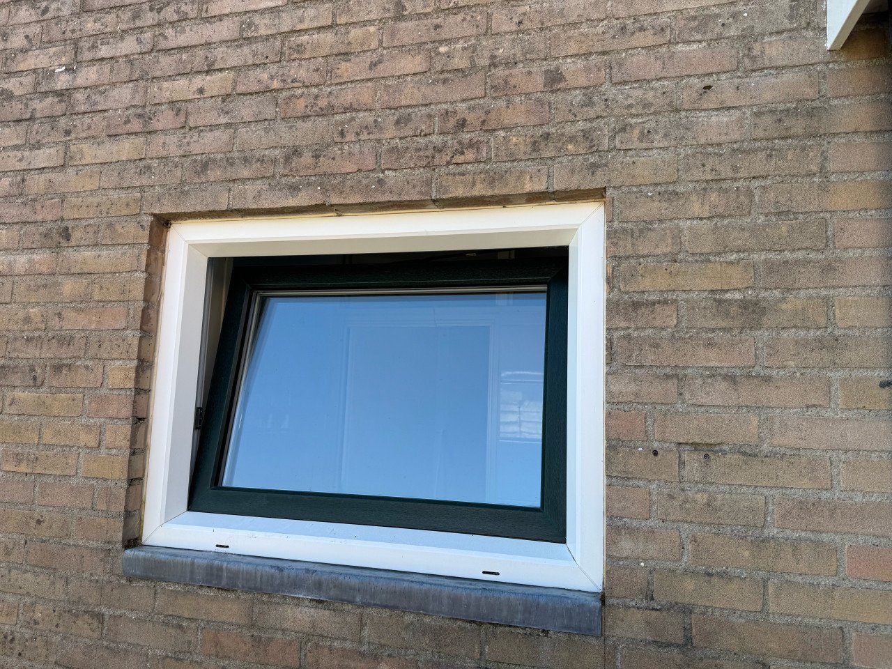 Diverse bouwmaterialen oa 2xCV installatie 2008, deur incl kozijn