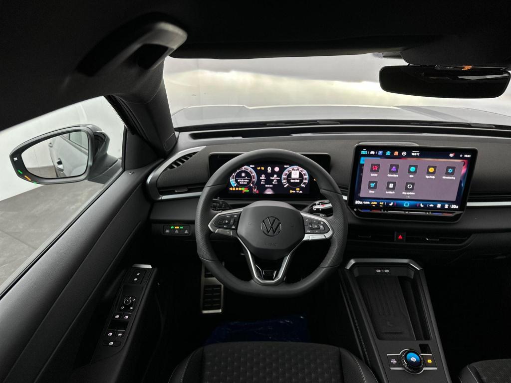 Volkswagen T-roc 1.5 etsi r-line first edition