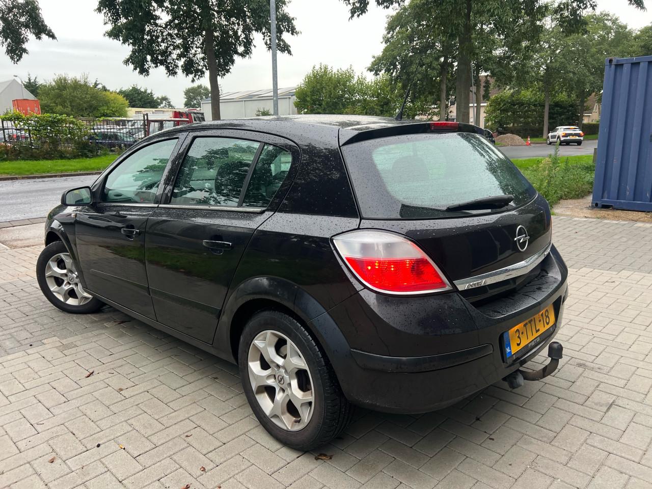 Opel Astra 1.6 Essentia Airco/Cruise/ Jaar Apk