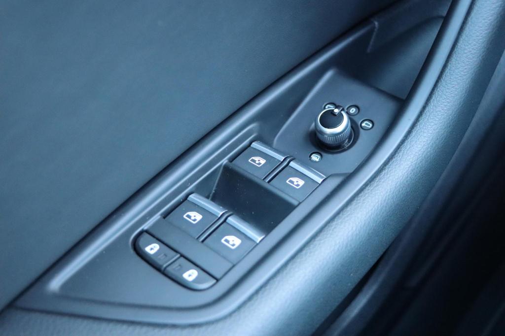 Audi A4 limousine 35 tfsi s edition 150pk s-tronic
