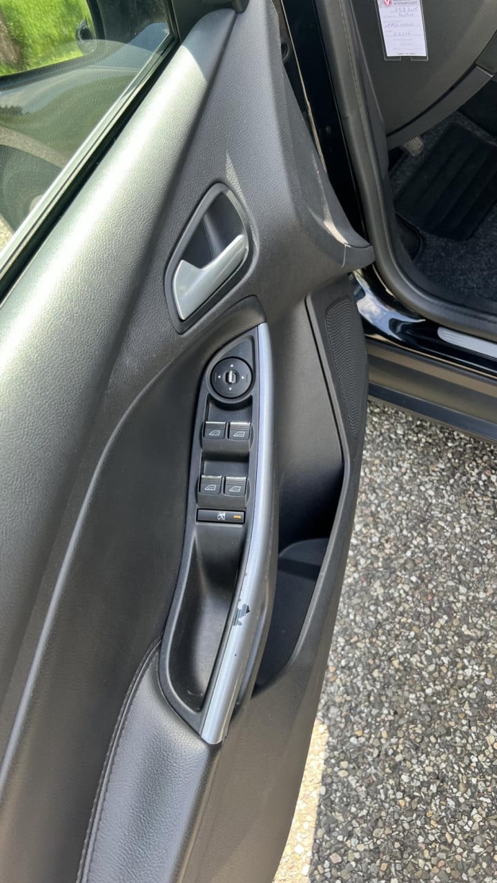Ford Focus wagon 1.0 ecoboost titanium
