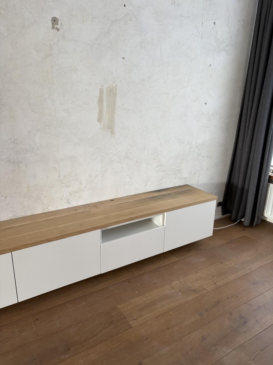 TV meubel met eikenhouten blad
