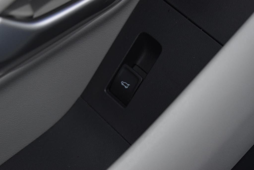 Ford Explorer premium extended range rwd 77 kwh | panoramadak | climate con