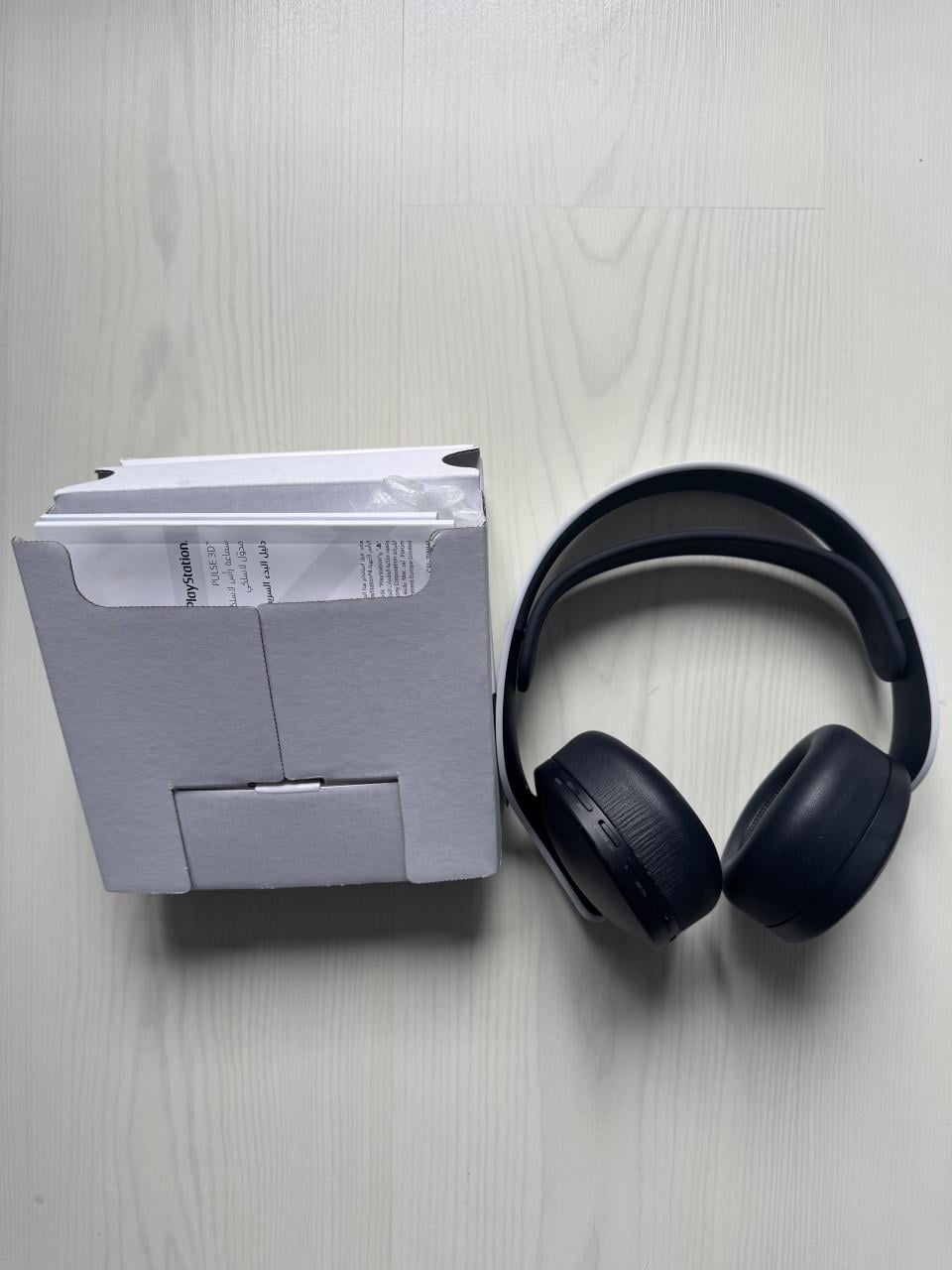 Playstation 5 Disc (V10.40) + 2 controllers, Pulse 3D, BO6 aangeboden