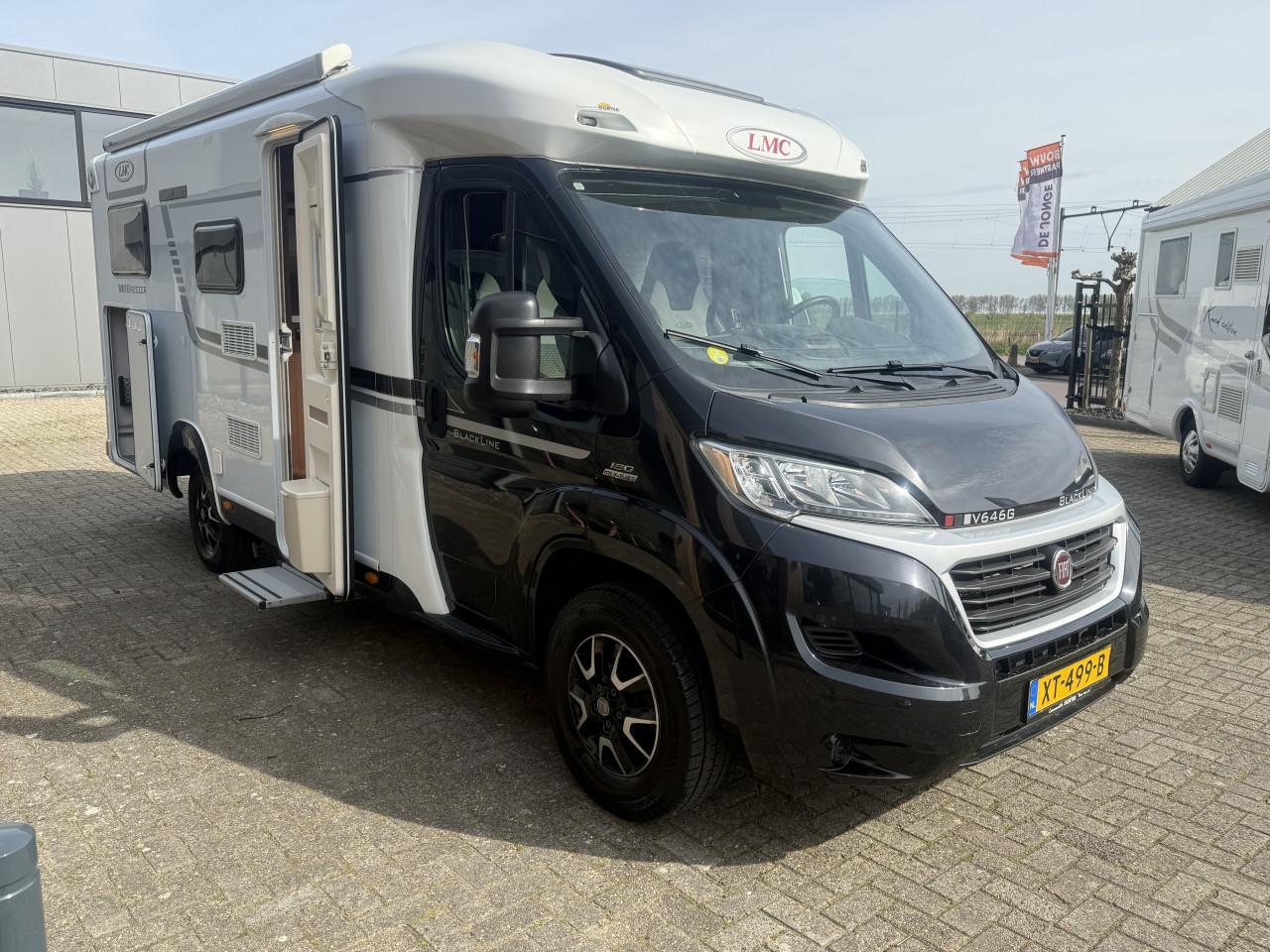 LMC Breezer V646G. Black-line ( 2x lengte bedden, zeer netjes ,dak airco)