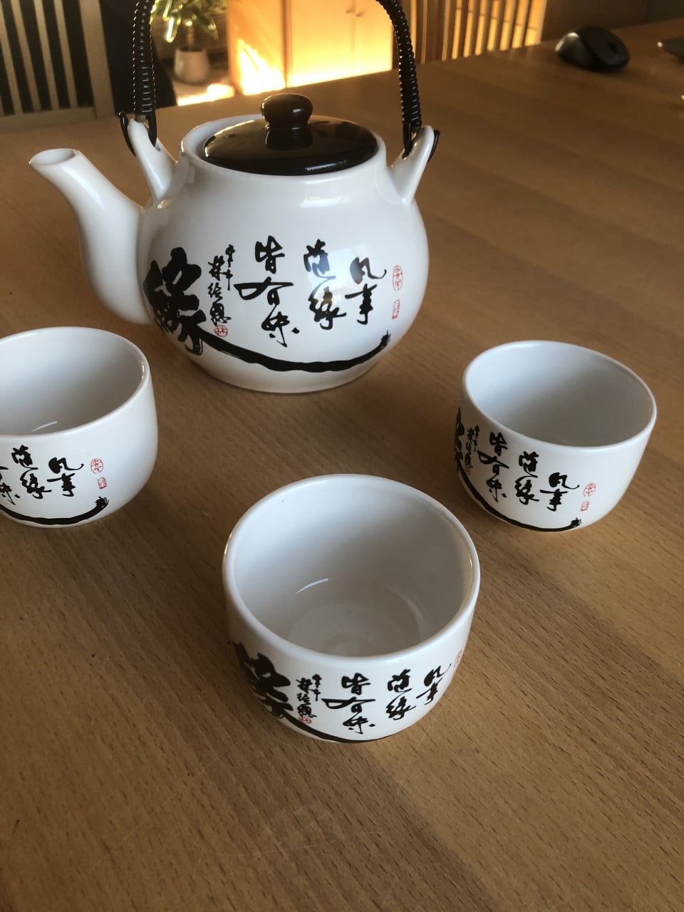 Te koop mooi theesetje.(nieuw).