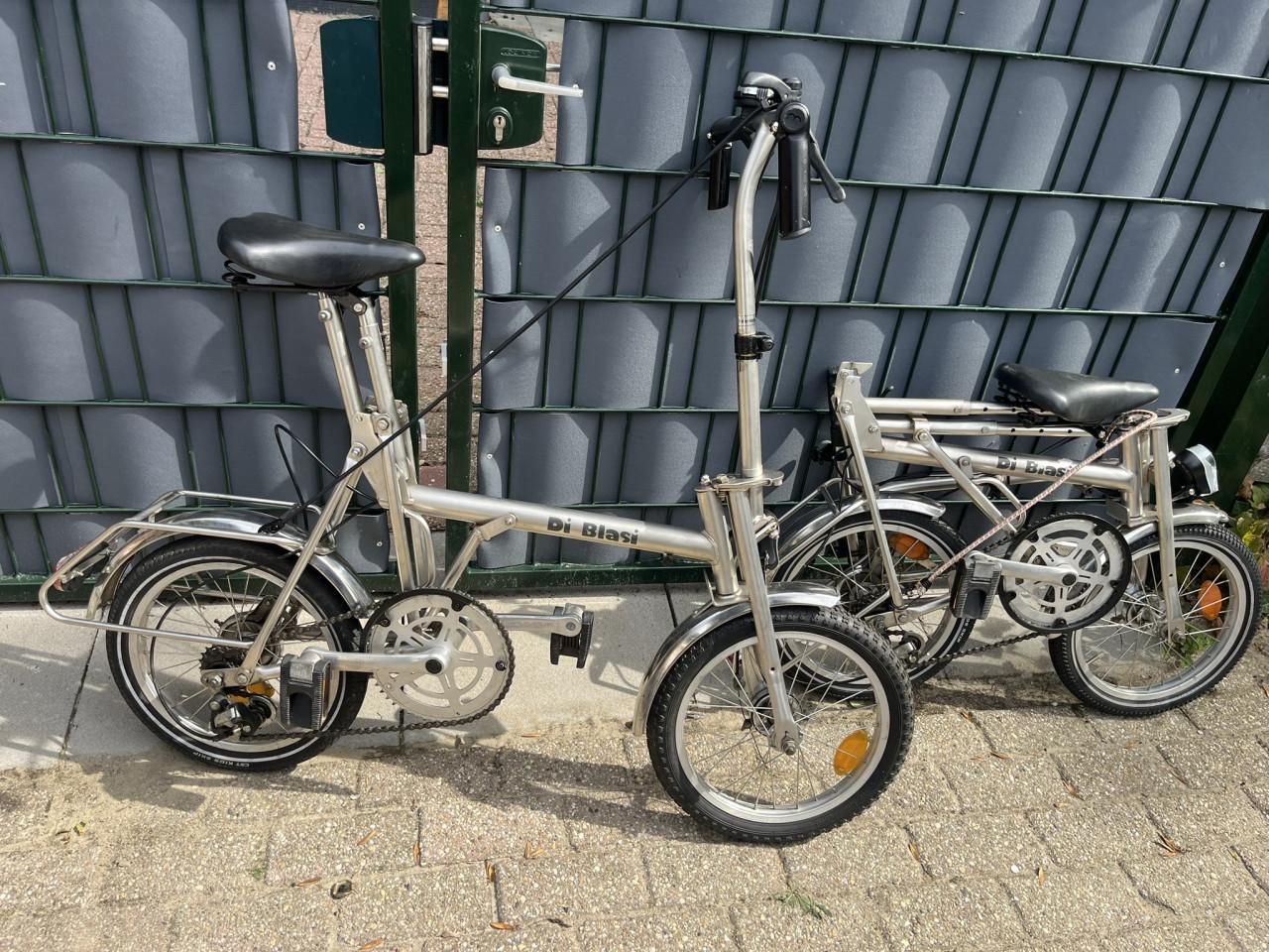 2 Vouwfietsen RVS Di Blasi R4S met tassen