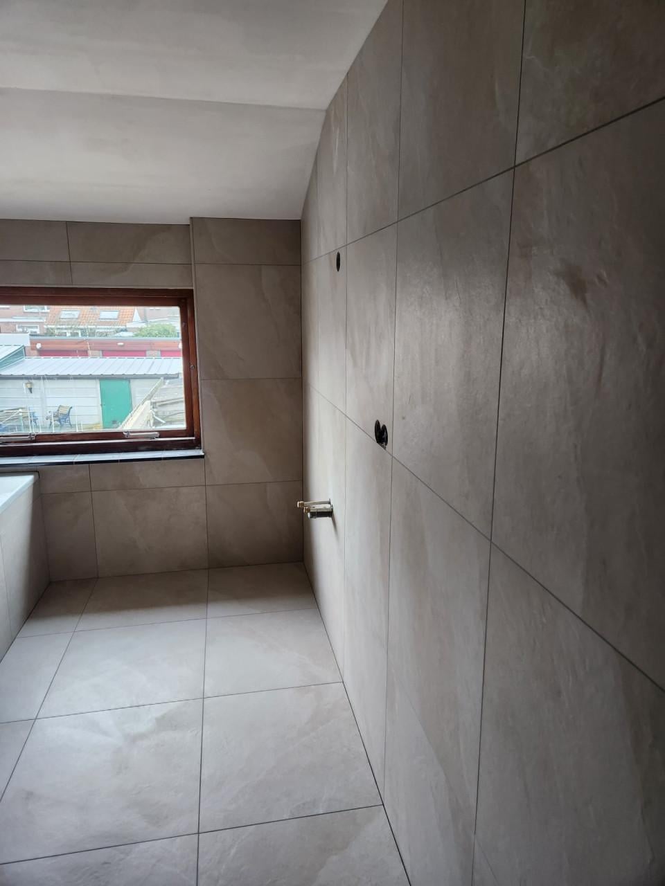 Tegelzetter nodig? Bel/app: 06 21937244 of Mail: jvbtegelzetter@gmail.com