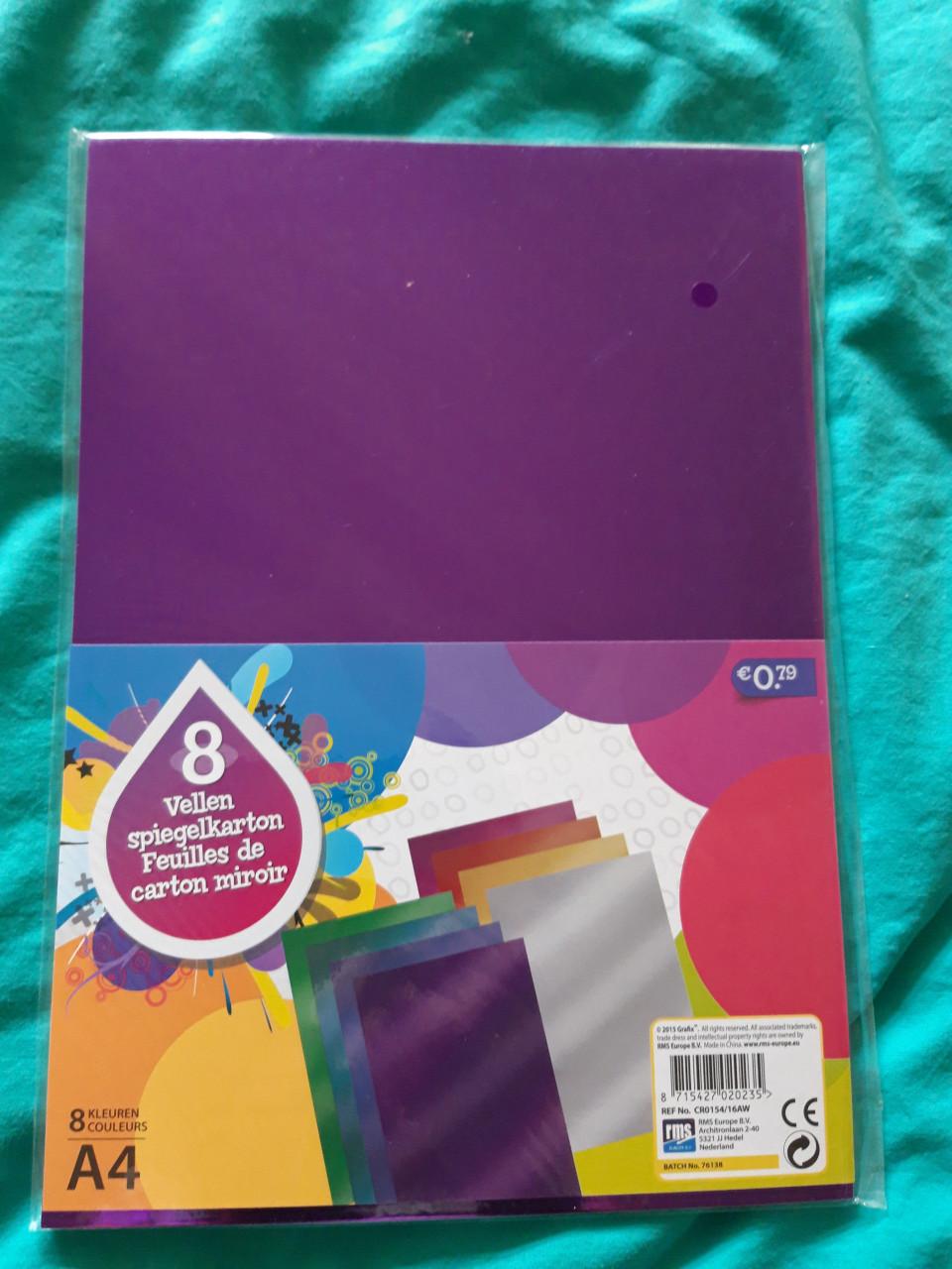 Bijna 100 vullen knutselpapier (soeigelkarton) NIEUW