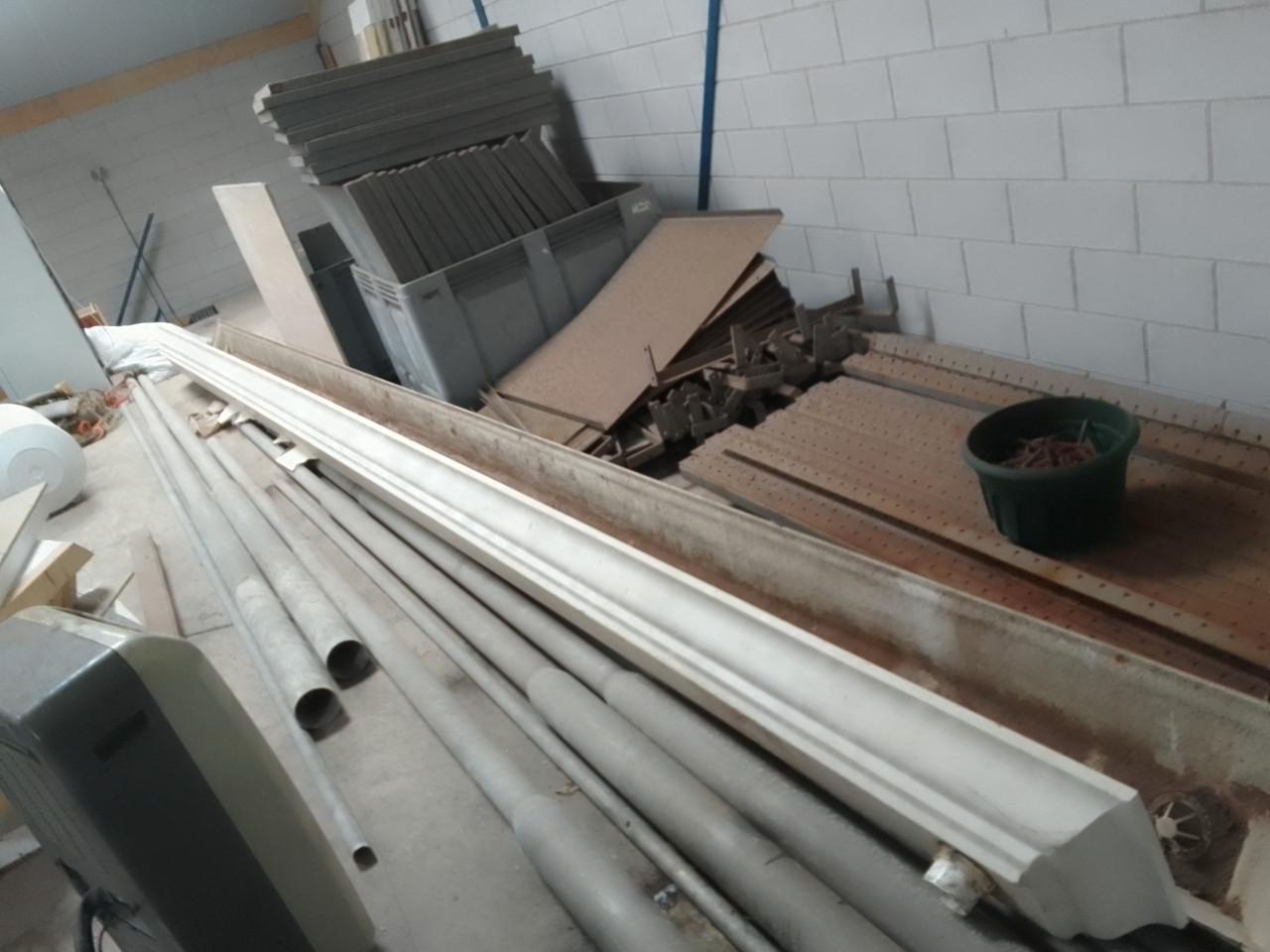 2× Polyester dakgoot