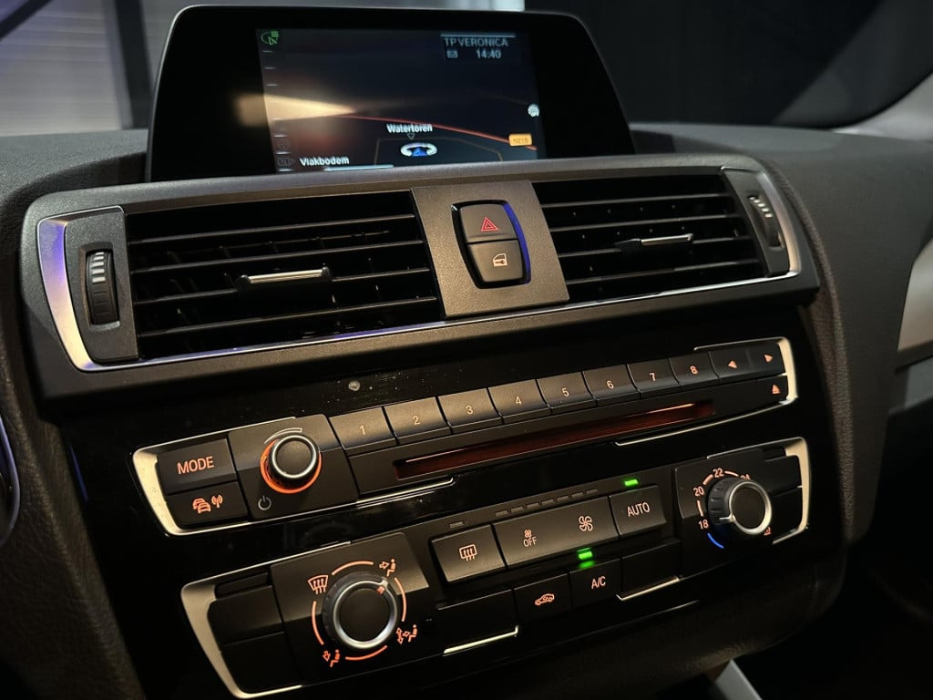 BMW 1 Serie 116i executive *pdcv&a*navi*trekhaak*