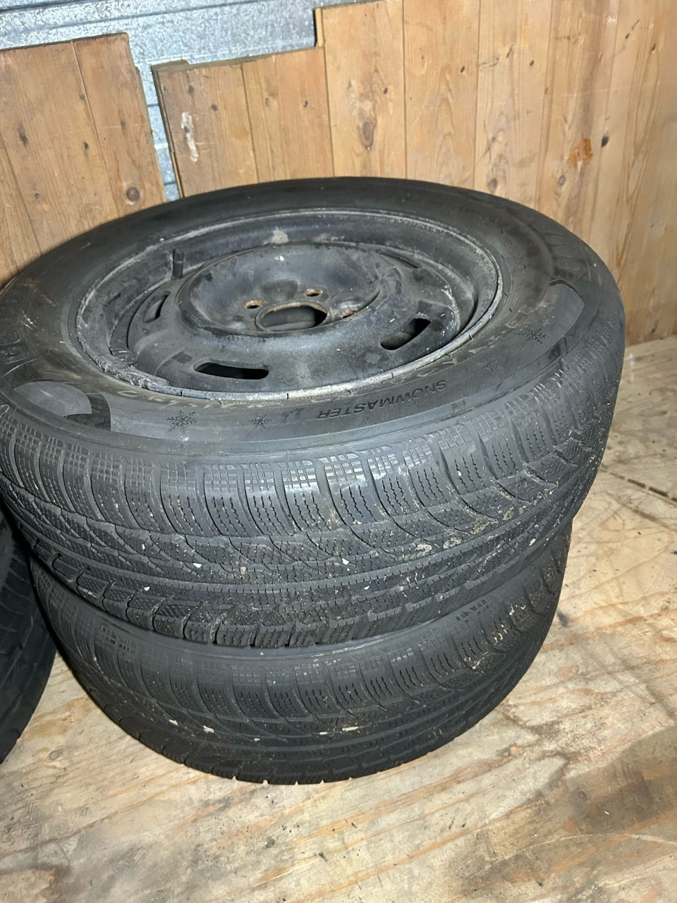 CHRYSLER GRAND VOYAGER STALEN VELGEN- GOODRIDE WINTERBANDEN