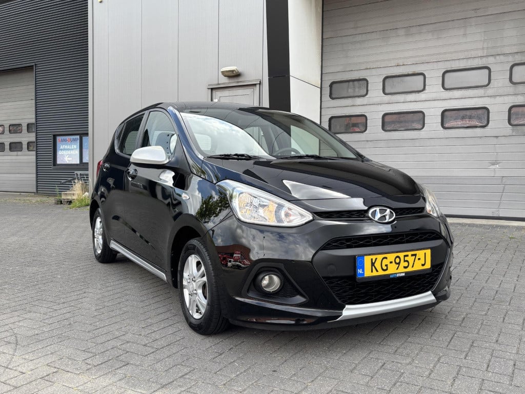 Hyundai I 10 1.0i i-motion comfort | cruise control | radio-cd/mp3 speler |