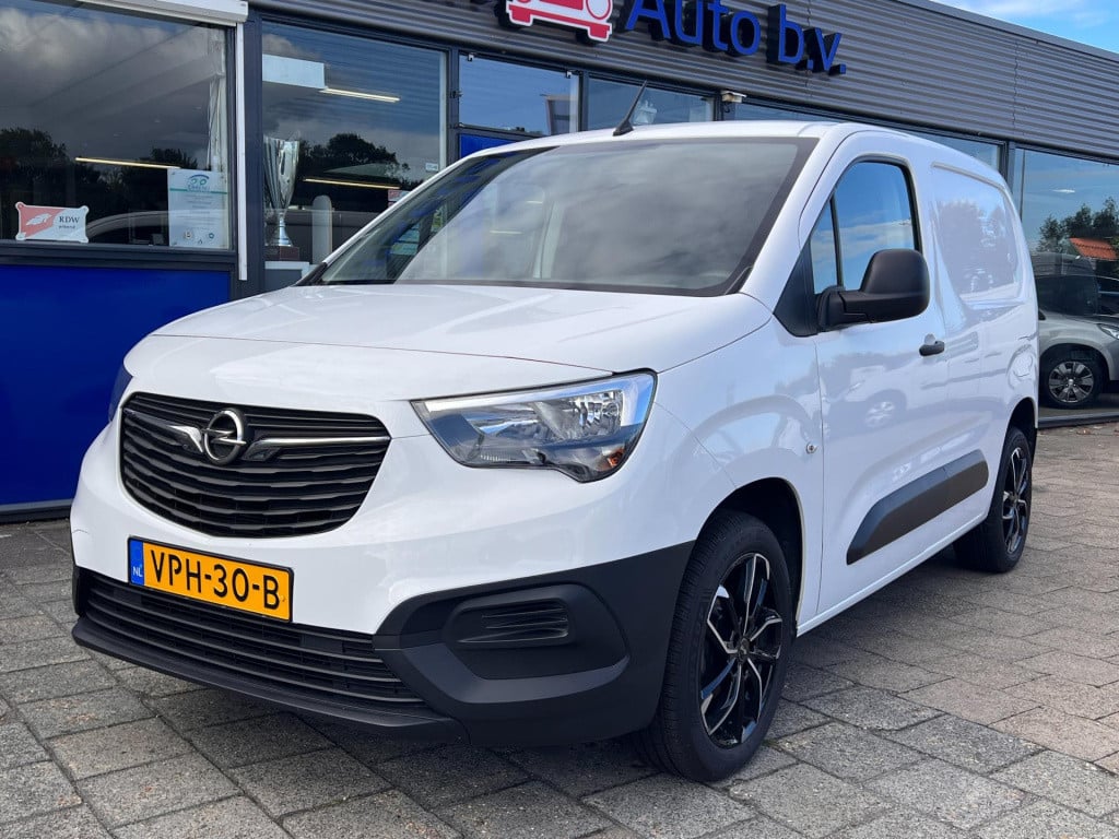 Opel Combo 1.5d l1h1 edition, trekhaak enz...