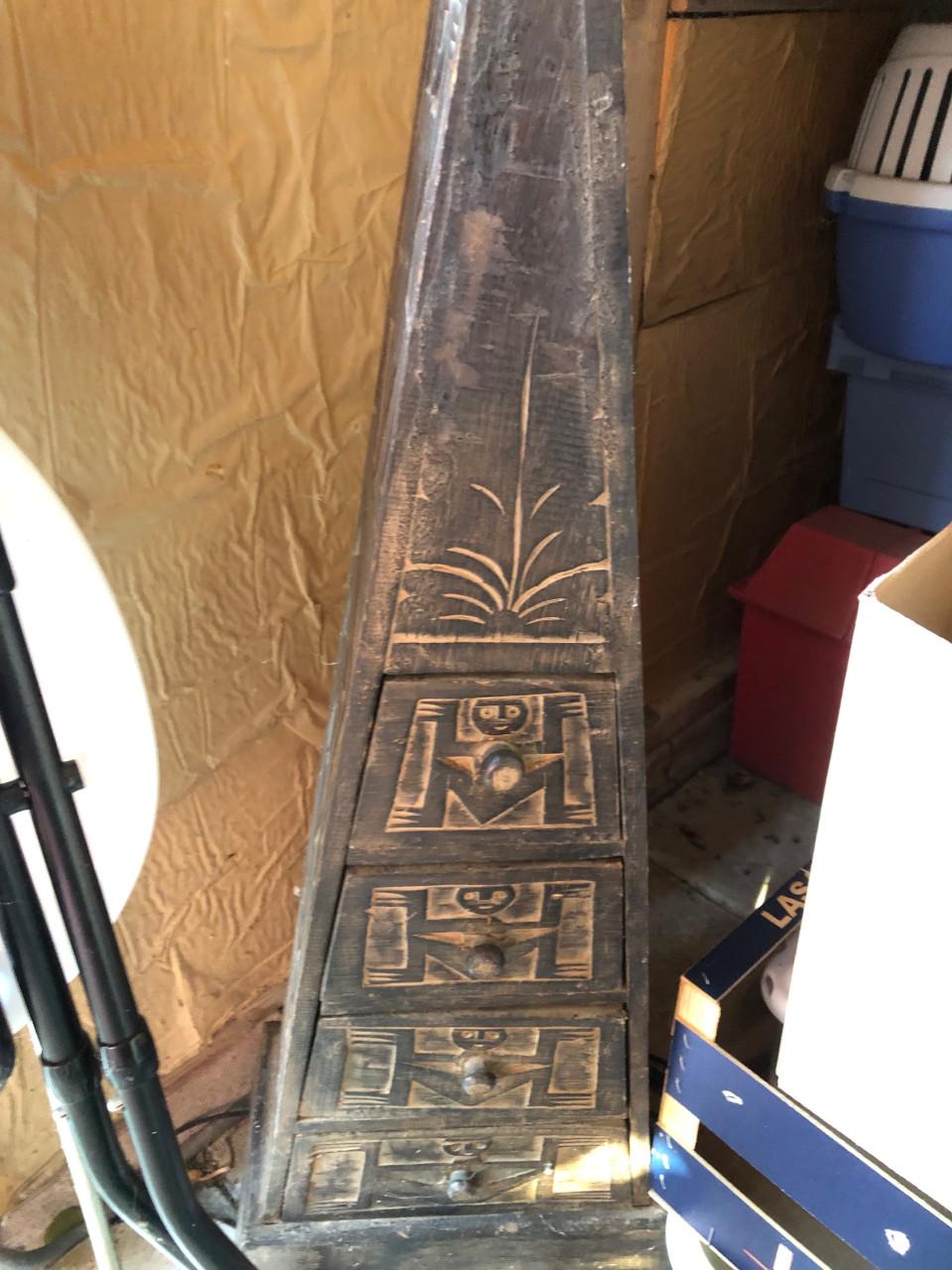 Houten kastje driehoek