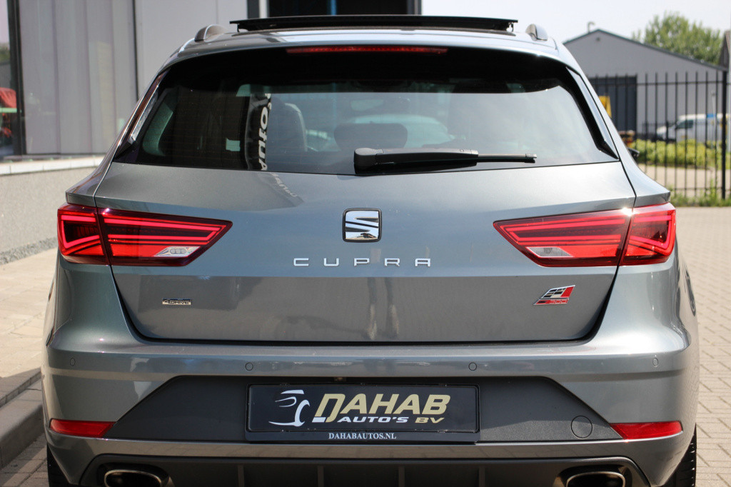 Seat Leon Sportstourer st 2.0 tsi cupra 300 4drive | pano. | camera | 301pk