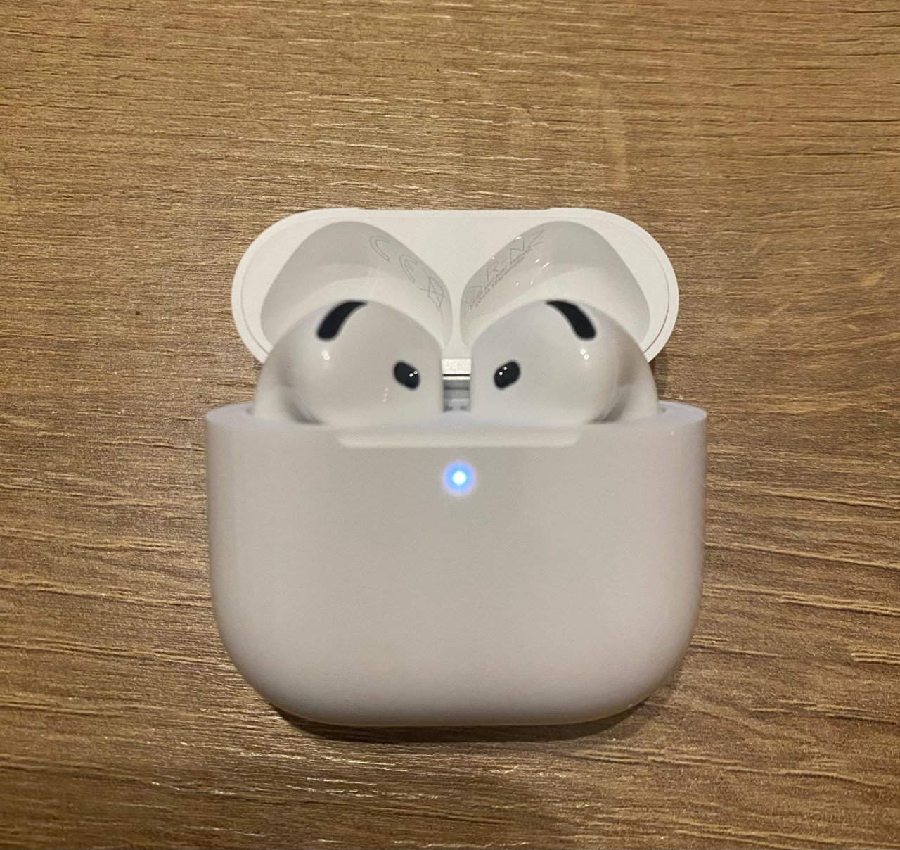 Airpods 4 met Noise canceling