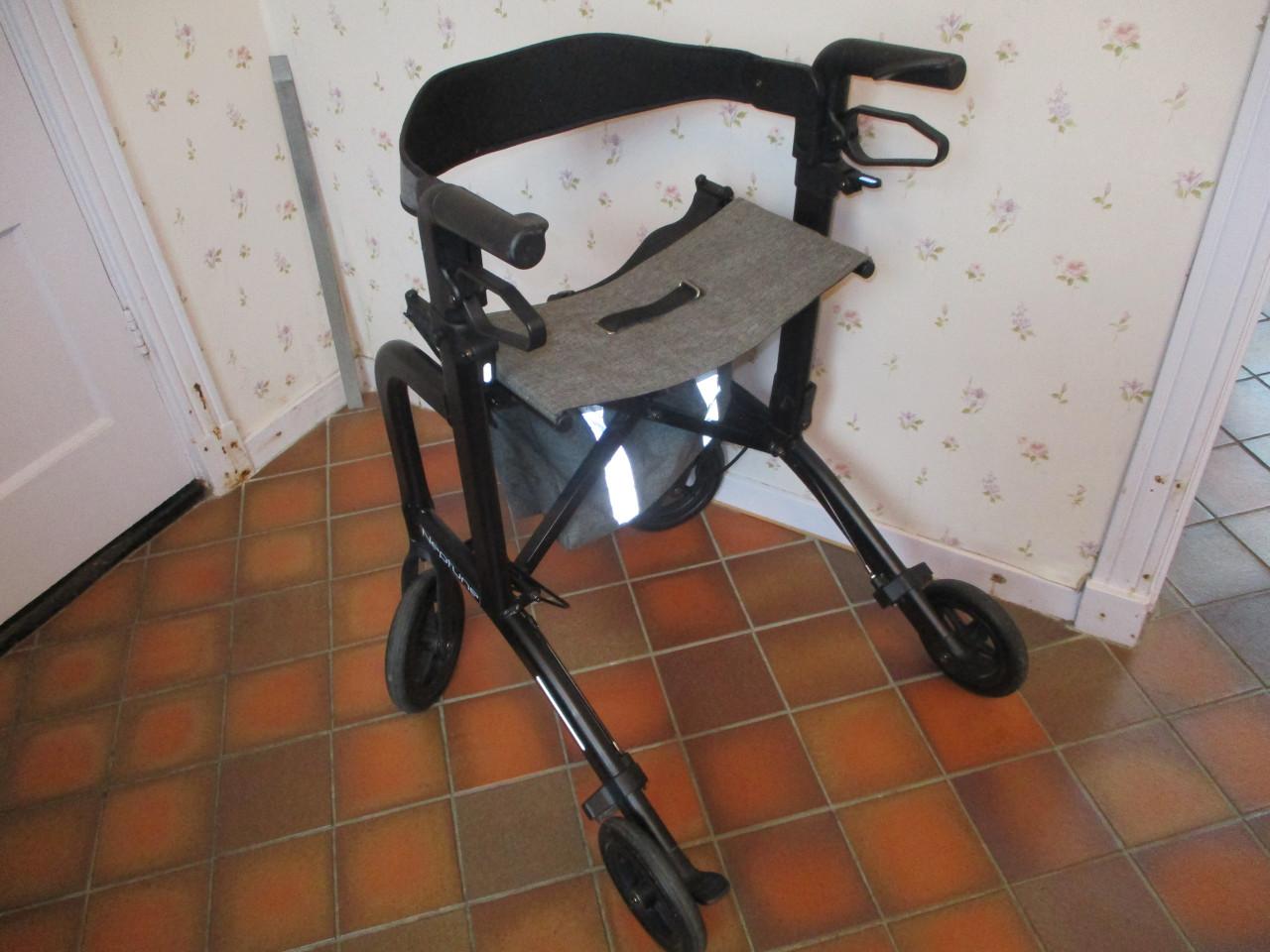 Prachtige Neptune rollator met rugband tas (hand / schoudertas)