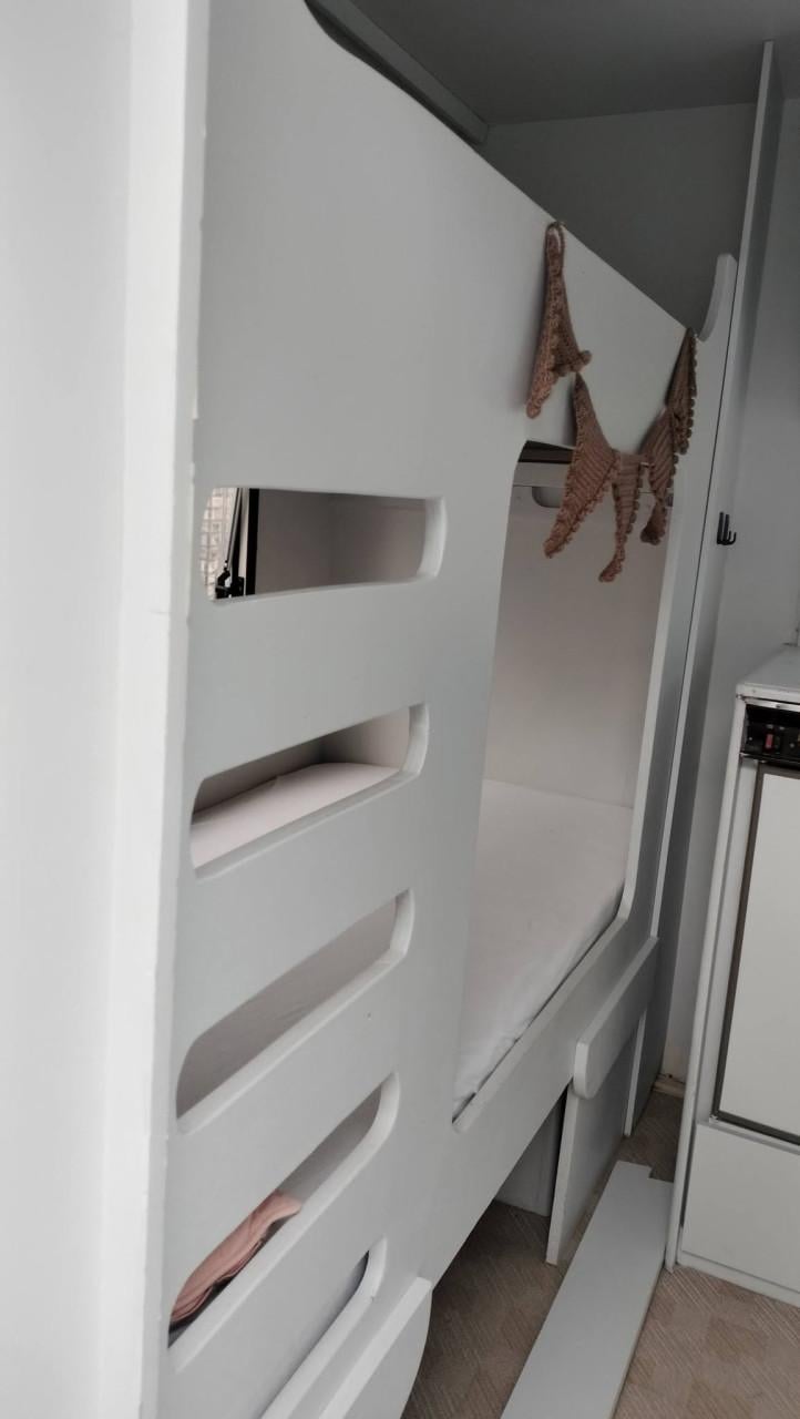 Knaus met stapelbed en prachtige voortent!