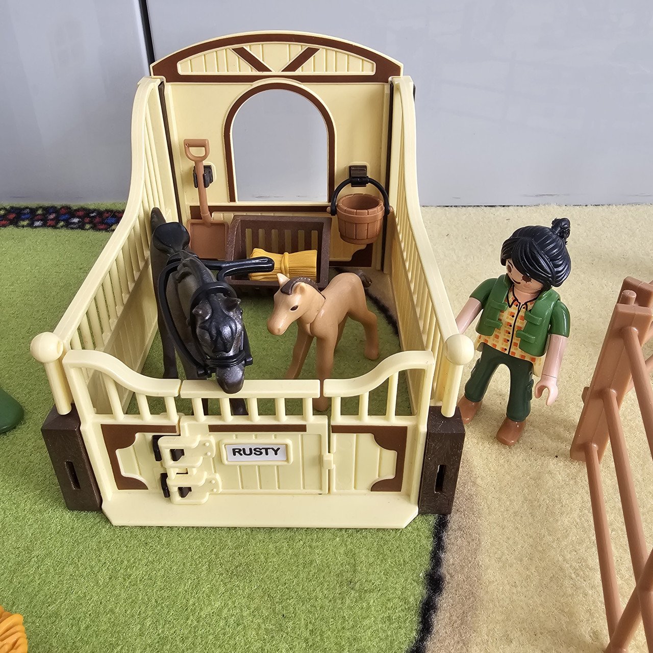 Playmobil pony manege springwedstrijd huifkar en meer