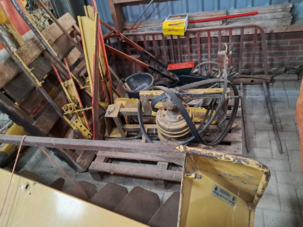 Diverse landbouw machines en toebehoren !