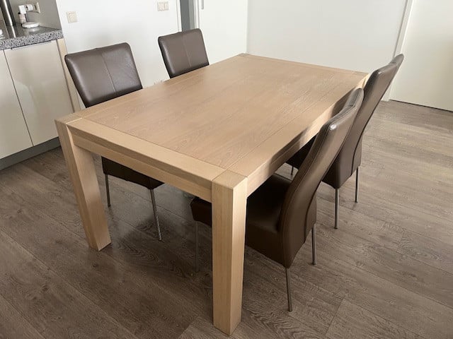 Eethoek met 4 stoelen