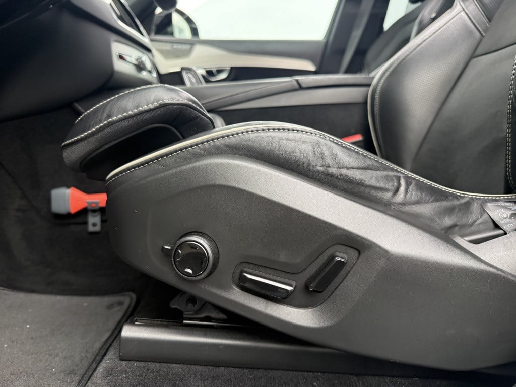Volvo XC90 t8 390pk recharge r-design| panodak| adap.cruise| trekhaak| 360c