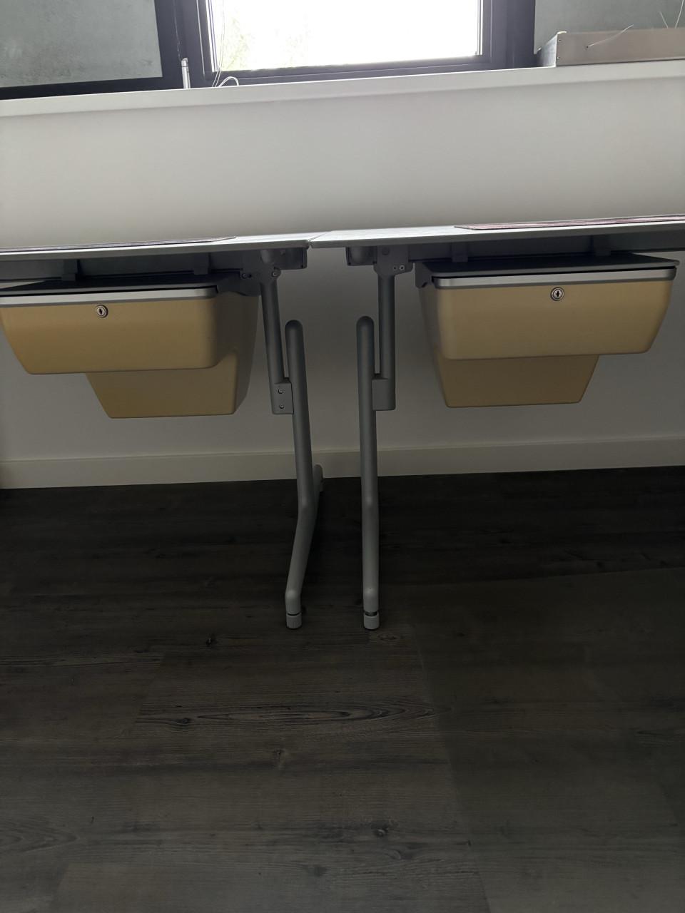 Klassieke grote Lensvelt Rizatto hoekbureau (s)