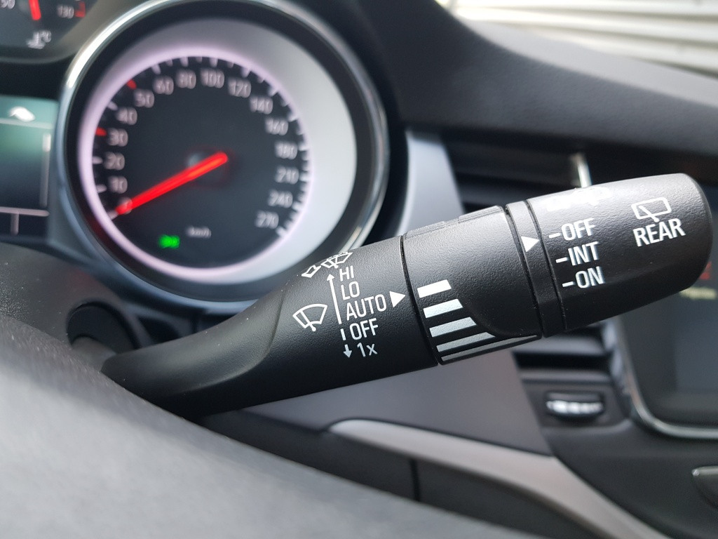 Opel Astra sports tourer edition 1.2