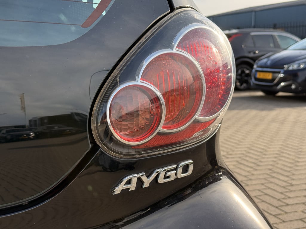 Toyota Aygo 1.0-12v comfort | 5 deurs | automaat | airco | cd - speler | el