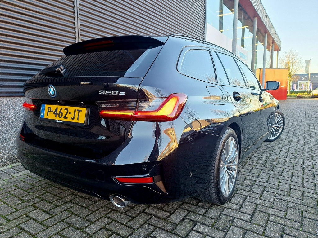 BMW 3-serie touring 320e business edition plus model sport line