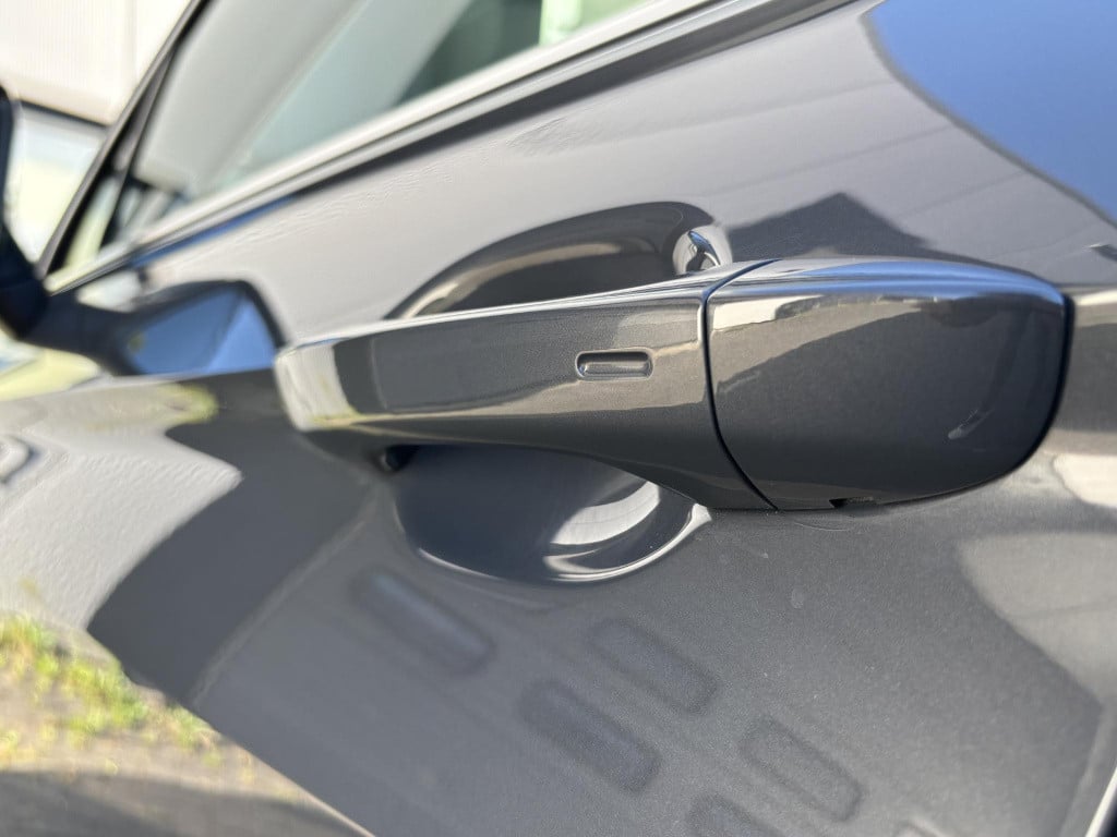 Volkswagen Tiguan 1.5 tsi elegance trekhaak |  camera | apple carplay/andro
