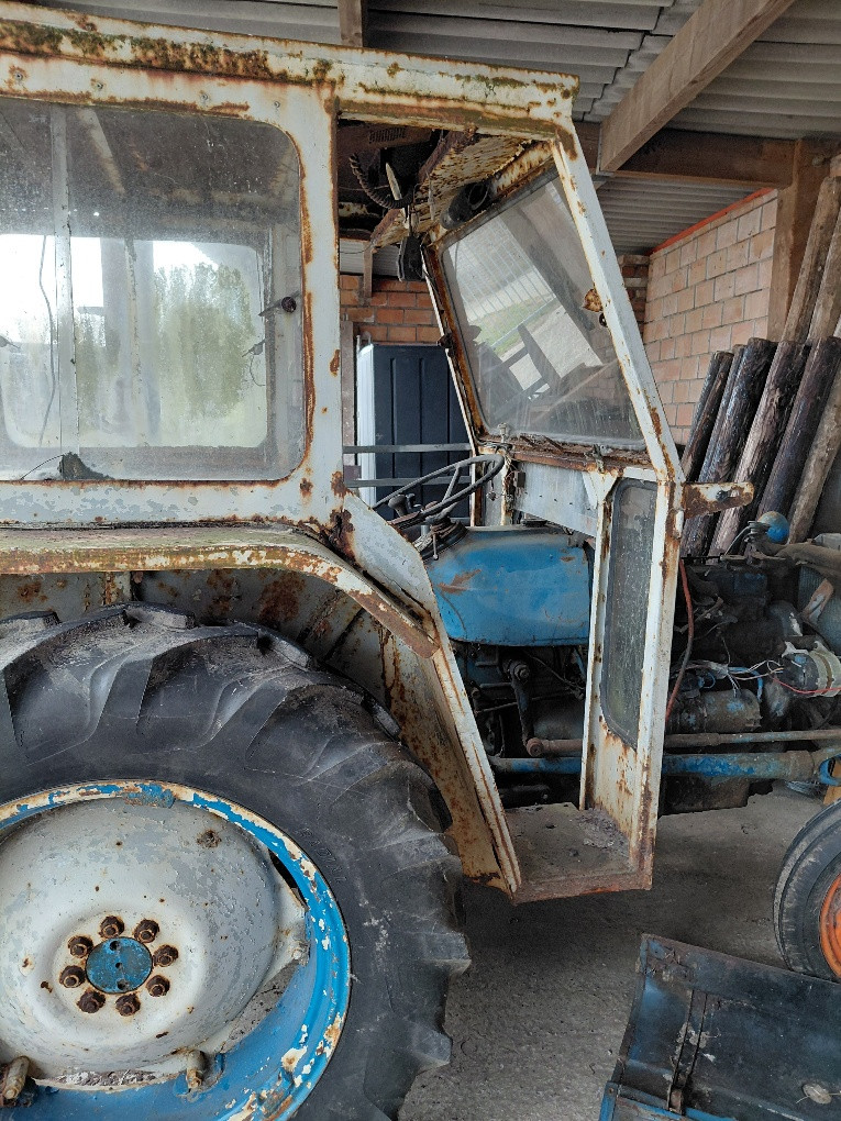 Ford dexta