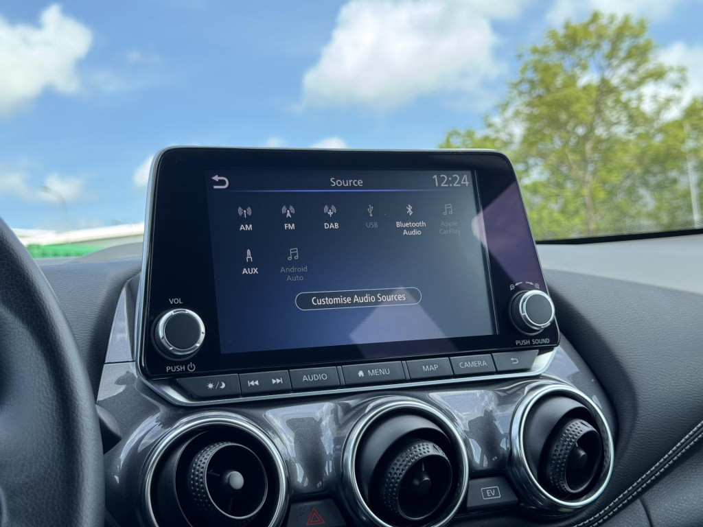 Nissan Juke 1.6 hybrid n-connecta parking pack