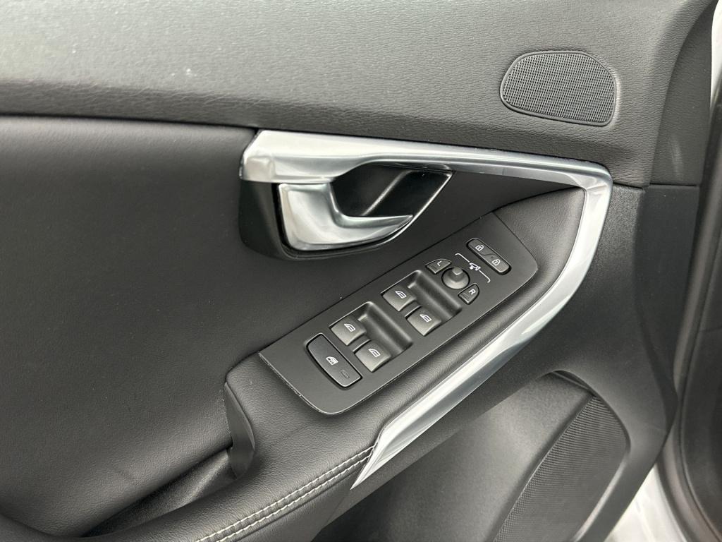 Volvo V40 1.5 t2 r-design