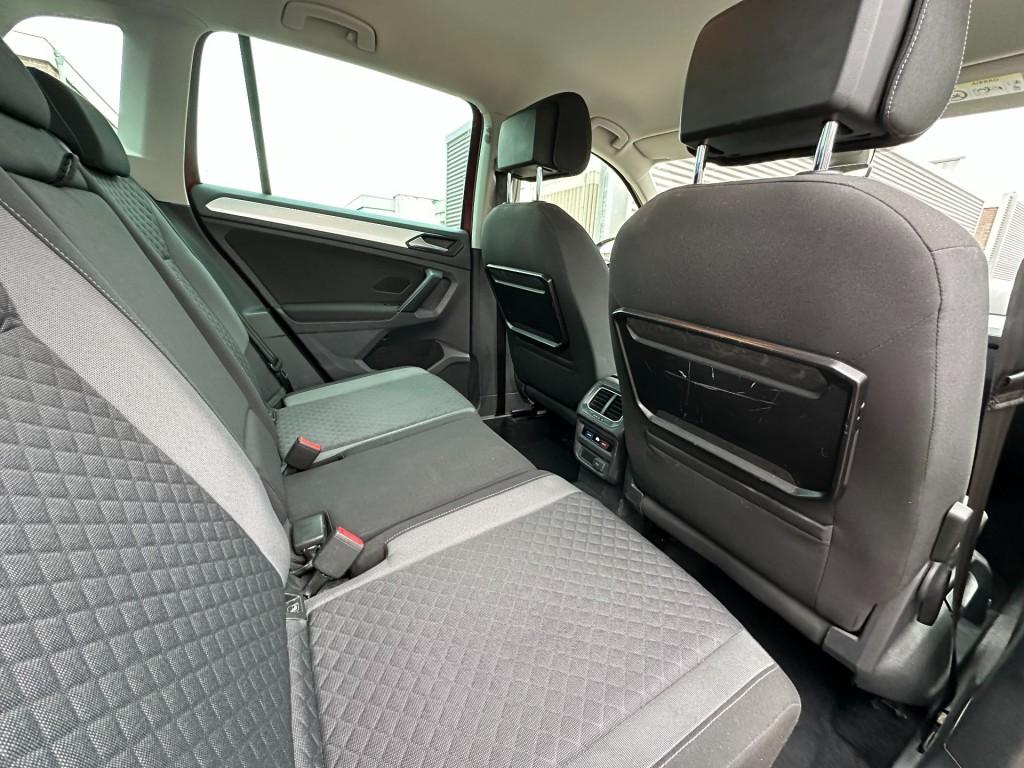 Volkswagen Tiguan 1.4 tsi comfortline wegklapbare trekhaak 1e eigenaar pdc