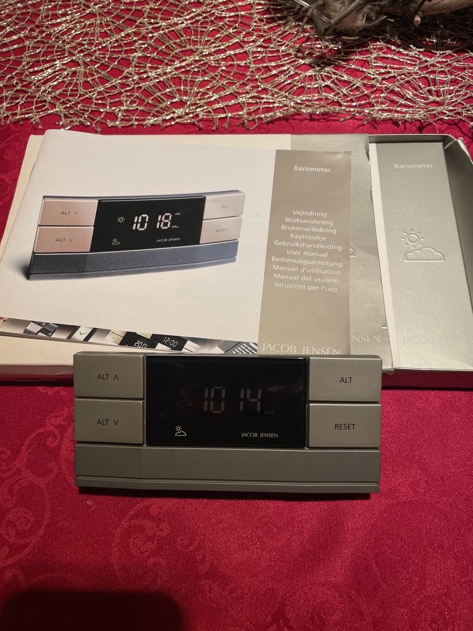 Jacob Jensen barometer en standaard